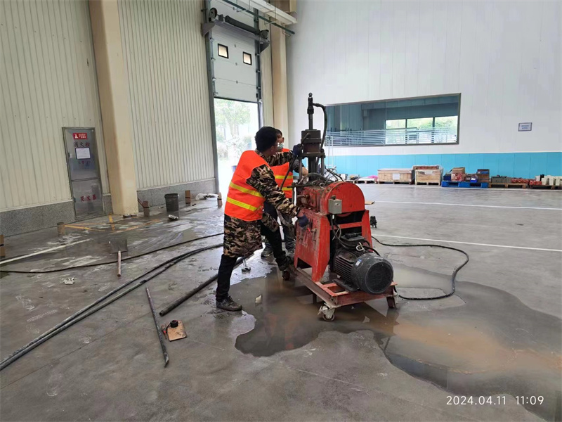 寿县厂房地面下沉塌陷注浆加固施工